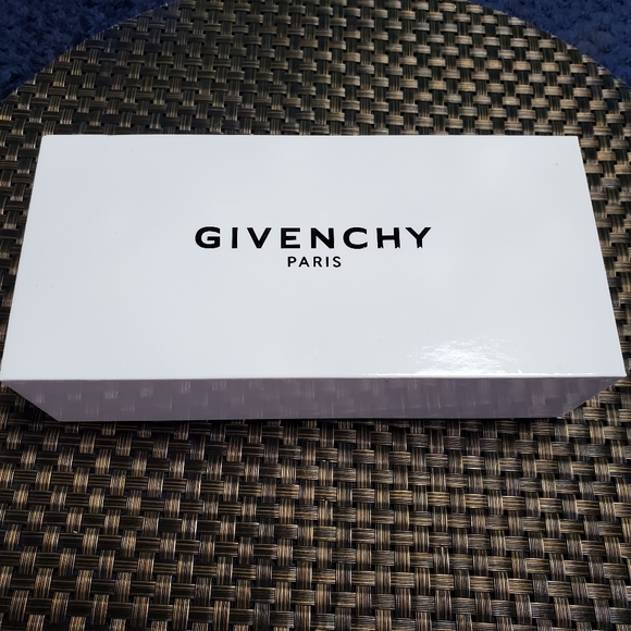 Givenchy box - Picture 5 of 7